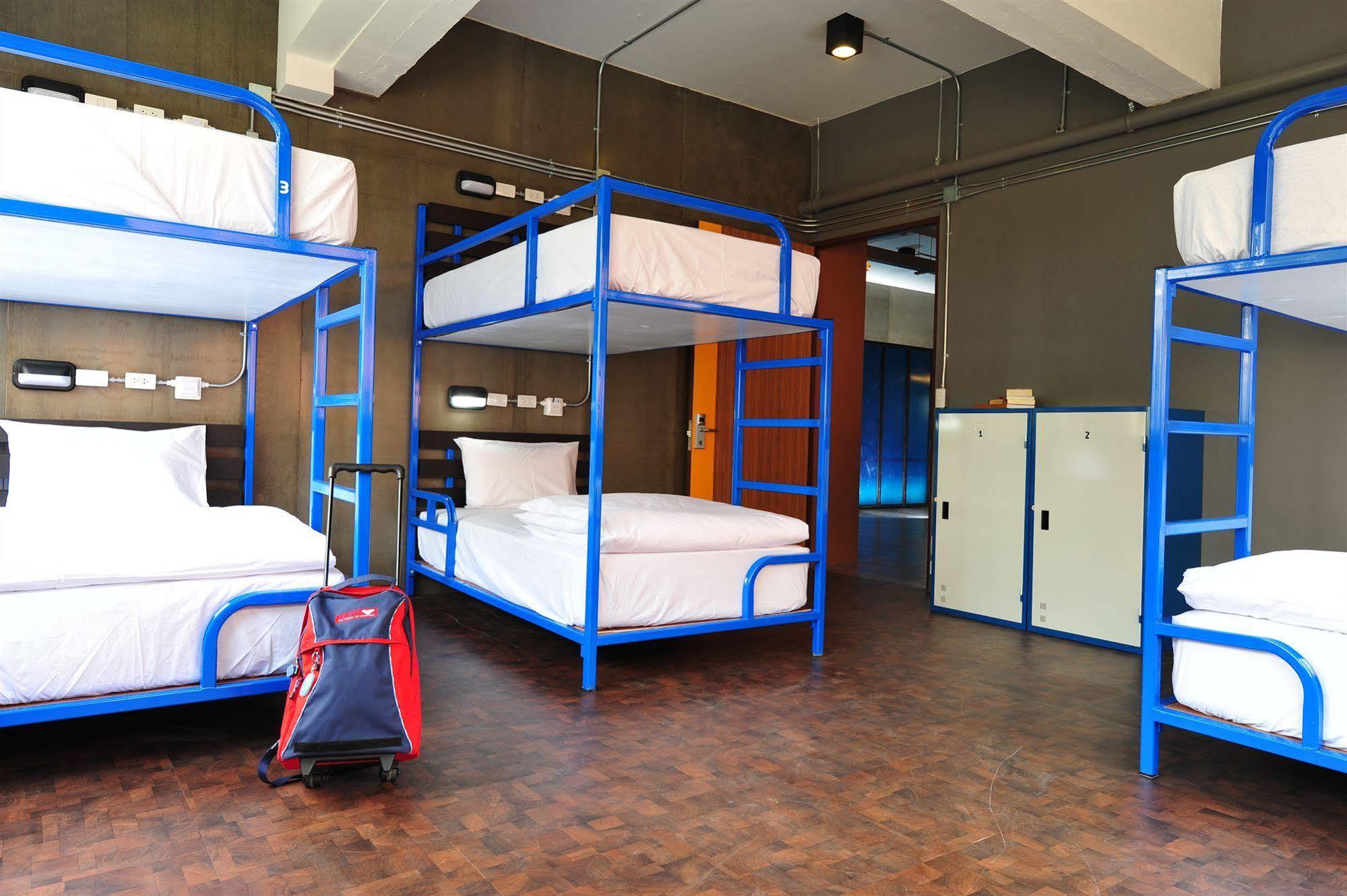 Saphaipae Hostel Бангкок Экстерьер фото